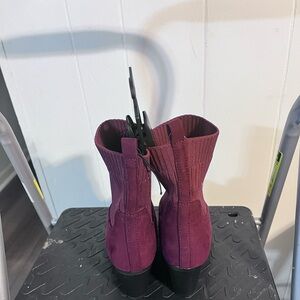 True wonder women ankle boots size 6